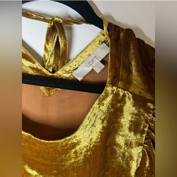 Loft Gold Velvet Blouse Women’s Small Holiday Party Top - Picture 3 of 4